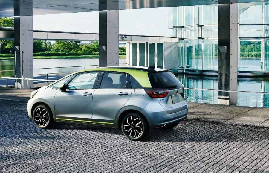  Honda Fit e:HEV Ness 2020 года  (JP) (фото 7 из 18)